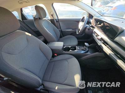 2025 Kia K4 LXS - zdjęcie 8 z 22 - miniatura