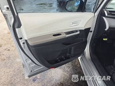 2025 Toyota Sienna LE 8-Passenger 120.5" WB - zdjęcie 9 z 33 - miniatura