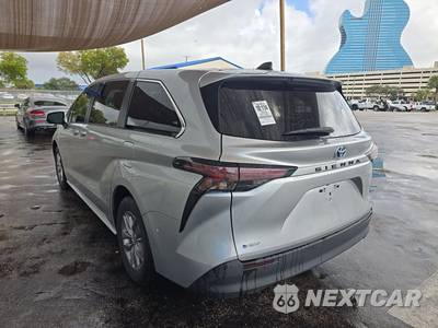 2025 Toyota Sienna LE 8-Passenger 120.5" WB - zdjęcie 6 z 33 - miniatura
