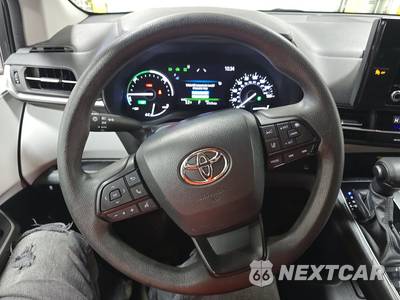2025 Toyota Sienna LE 8-Passenger 120.5" WB - zdjęcie 10 z 43 - miniatura