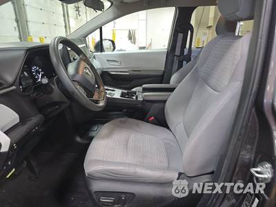 2025 Toyota Sienna LE 8-Passenger 120.5" WB - zdjęcie 7 z 43 - miniatura
