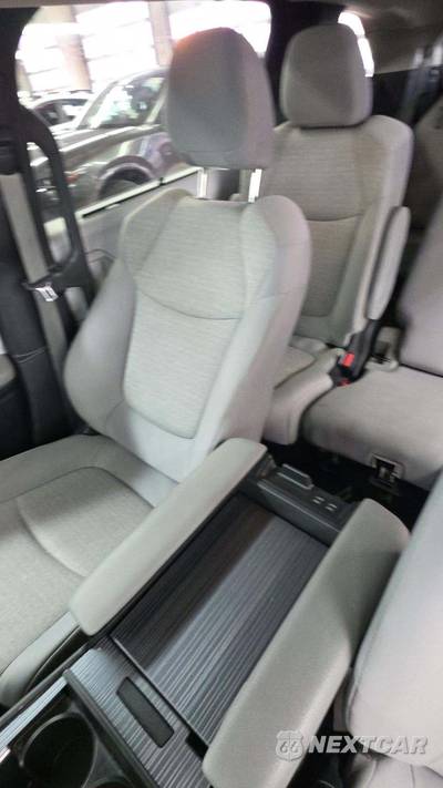 2025 Toyota Sienna LE 8-Passenger 120.5" WB - zdjęcie 37 z 43 - miniatura