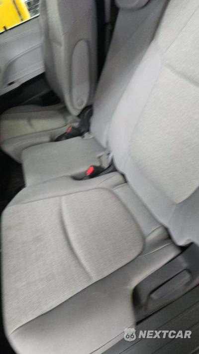 2025 Toyota Sienna LE 8-Passenger 120.5" WB - zdjęcie 35 z 43 - miniatura