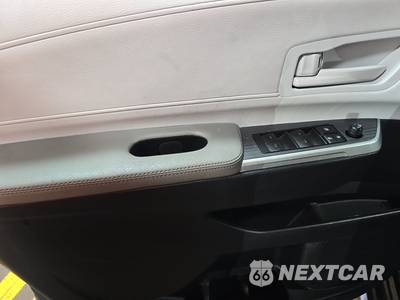 2025 Toyota Sienna LE 8-Passenger 120.5" WB - zdjęcie 9 z 43 - miniatura