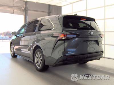 2025 Toyota Sienna LE 8-Passenger 120.5" WB - zdjęcie 6 z 43 - miniatura