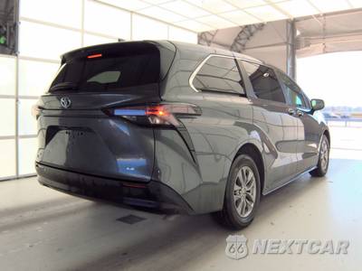 2025 Toyota Sienna LE 8-Passenger 120.5" WB - zdjęcie 4 z 43 - miniatura