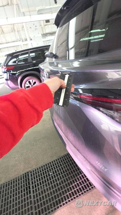 2025 Toyota Sienna LE 8-Passenger 120.5" WB - zdjęcie 39 z 43 - miniatura