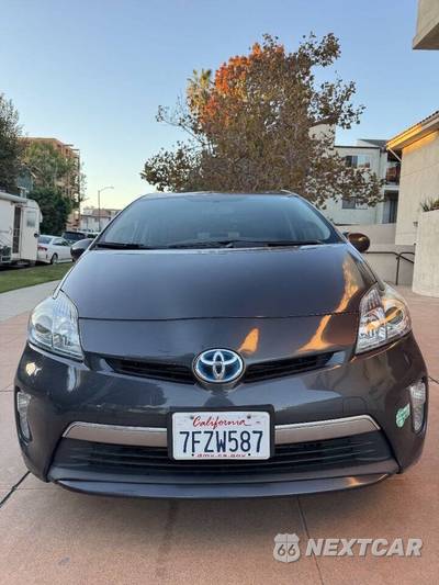 2014 Toyota Prius Plug-In Hybrid - zdjęcie 2 z 36 - miniatura