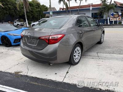 2018 Toyota Corolla LE Sedan - zdjęcie 8 z 27 - miniatura