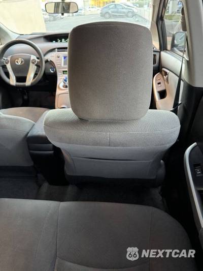2014 Toyota Prius Plug-In Hybrid - zdjęcie 15 z 36 - miniatura