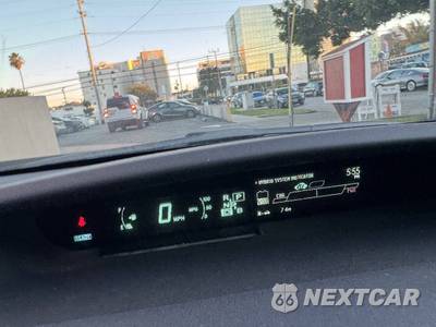 2014 Toyota Prius Plug-In Hybrid - zdjęcie 35 z 36 - miniatura