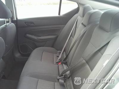 2025 Nissan Altima SV - zdjęcie 2 z 34 - miniatura