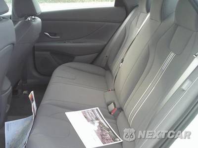 2026 Hyundai Elantra Hybrid Blue - zdjęcie 13 z 29 - miniatura