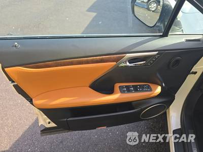 2022 Lexus RX 350L - zdjęcie 9 z 24 - miniatura