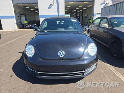 2013 Volkswagen Beetle Convertible Turbo w/Sound & Navigation - zdjęcie 2 z 28 - miniatura