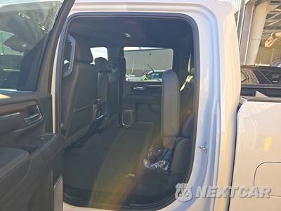 2024 Chevrolet Silverado 2500HD High Country Crew Cab Medium Bed 3LZ - zdjęcie 13 z 22 - miniatura