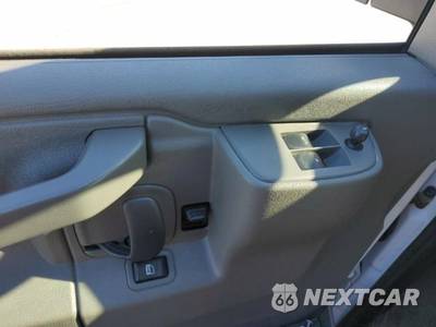 2025 Chevrolet Express 3500 Passenger Van LT 1LT 155.1" WB - zdjęcie 11 z 26 - miniatura