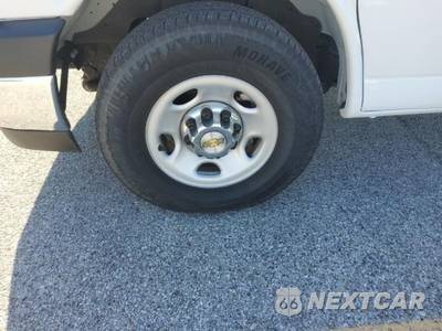 2025 Chevrolet Express 3500 Passenger Van LT 1LT 155.1" WB - zdjęcie 3 z 26 - miniatura