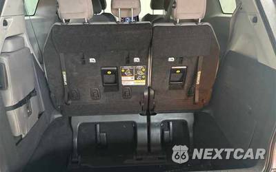 2024 Toyota Sienna LE 8-Passenger 120.5" WB - zdjęcie 8 z 31 - miniatura