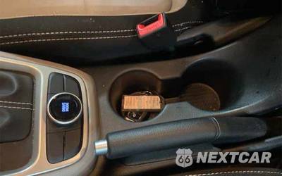 2025 Hyundai Venue SEL - zdjęcie 14 z 27 - miniatura