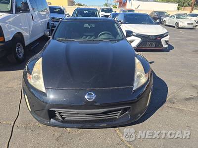 2016 Nissan 370Z Coupe - zdjęcie 2 z 22 - miniatura