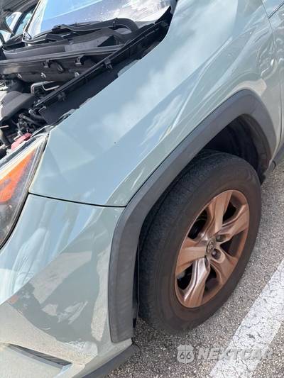 2020 Toyota RAV4 XLE - zdjęcie 10 z 25 - miniatura