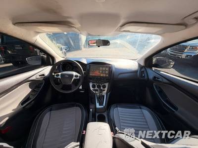 2012 Ford Focus SE Hatchback - zdjęcie 16 z 27 - miniatura