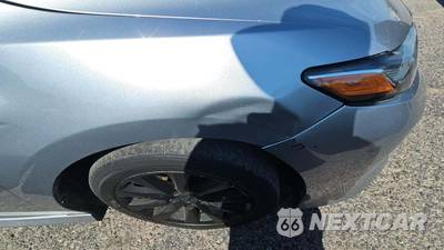 2019 Toyota Camry LE - zdjęcie 23 z 27 - miniatura