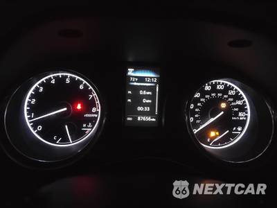 2019 Toyota Camry LE - zdjęcie 12 z 27 - miniatura