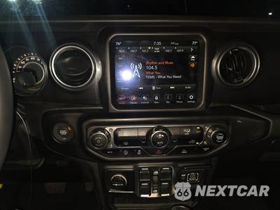 2023 Jeep Wrangler 4 Door Sahara Altitude - zdjęcie 11 z 22 - miniatura