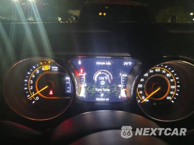 2023 Jeep Wrangler 4 Door Sahara Altitude - zdjęcie 12 z 22 - miniatura