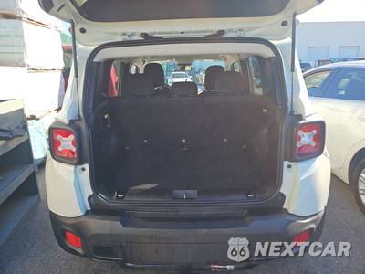 2016 Jeep Renegade Sport - zdjęcie 17 z 31 - miniatura