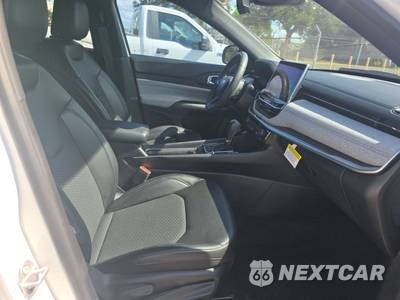 2023 Jeep Compass Latitude - zdjęcie 8 z 26 - miniatura