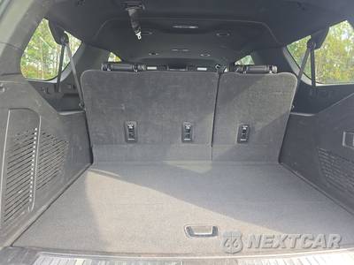2025 Chevrolet Suburban Premier 1LZ - zdjęcie 17 z 26 - miniatura