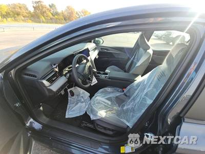 2026 Toyota Camry SE - zdjęcie 13 z 26 - miniatura