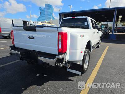 2025 Ford Super Duty F-350 XLT Crew Cab Long Bed DRW - zdjęcie 4 z 19 - miniatura