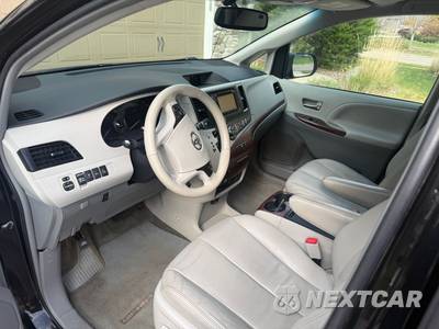 2013 Toyota Sienna XLE 7-Passenger 119.3" WB - zdjęcie 23 z 40 - miniatura