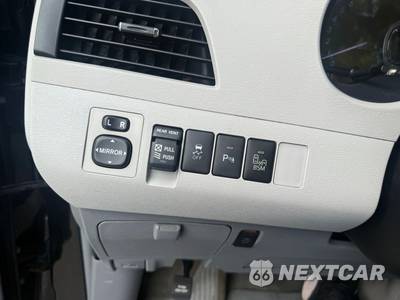 2013 Toyota Sienna XLE 7-Passenger 119.3" WB - zdjęcie 30 z 40 - miniatura