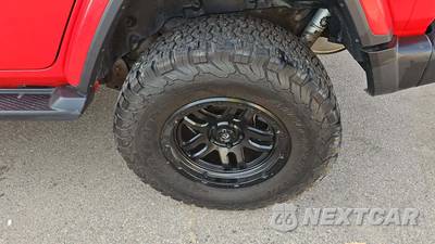 2021 Jeep Wrangler Unlimited Sahara - zdjęcie 34 z 41 - miniatura