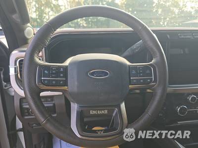 2024 Ford Super Duty F-250 King Ranch Crew Cab Medium Bed - zdjęcie 4 z 11 - miniatura