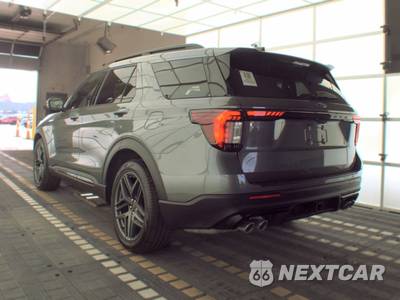 2025 Ford Explorer ST - zdjęcie 8 z 31 - miniatura