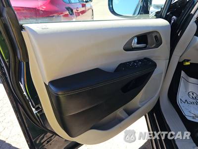 2022 Chrysler Pacifica Touring L 121.6" WB - zdjęcie 9 z 40 - miniatura