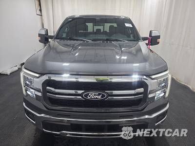 2026 Ford F-150 LARIAT Crew Cab Medium Bed - zdjęcie 2 z 20 - miniatura