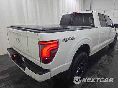 2025 Ford F-150 Platinum Crew Cab Medium Bed - zdjęcie 4 z 22 - miniatura