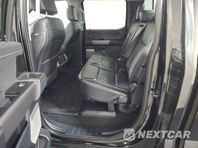2025 Ford Super Duty F-350 LARIAT Crew Cab Medium Bed - zdjęcie 13 z 27 - miniatura