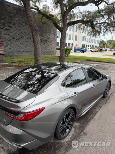 2025 Toyota Camry - zdjęcie 4 z 9 - miniatura