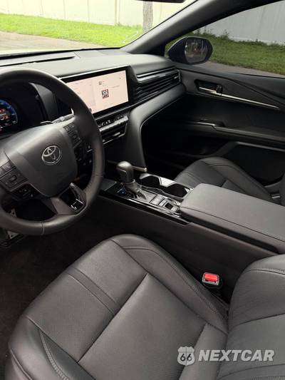 2025 Toyota Camry - zdjęcie 6 z 9 - miniatura