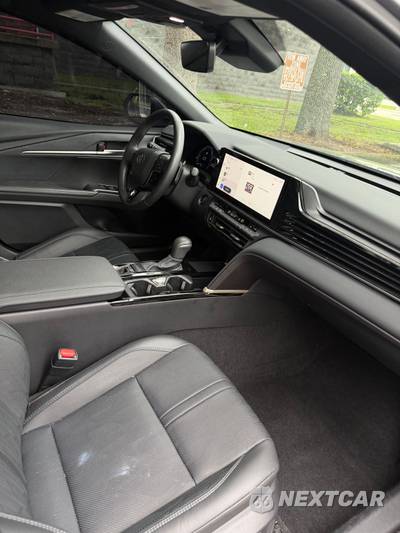 2025 Toyota Camry - zdjęcie 7 z 9 - miniatura