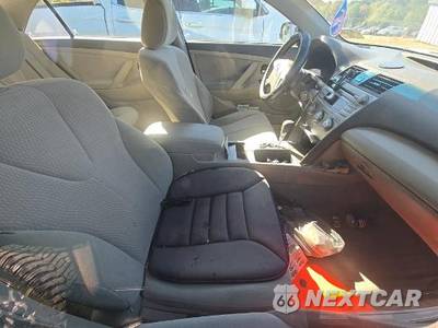 2011 Toyota Camry LE - zdjęcie 8 z 19 - miniatura