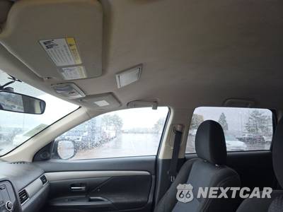 2016 Mitsubishi Outlander SE - zdjęcie 18 z 19 - miniatura